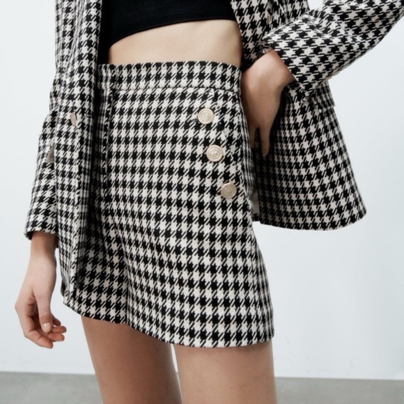 Houndstooth High-Waisted Women Shorts - Picture 1 of 3
